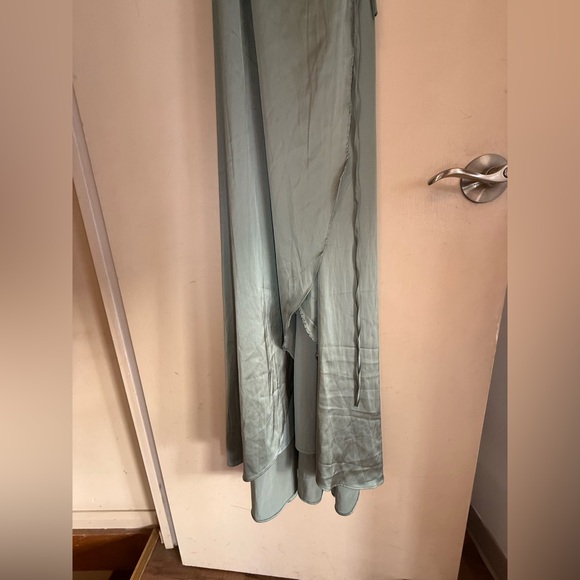 BALTIC BORN Krystal Satin Wrap Gown woman’s size small NWT - Picture 4 of 10